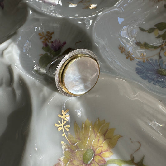 Mother of Pearl Set in 22 Karat Gold Ring