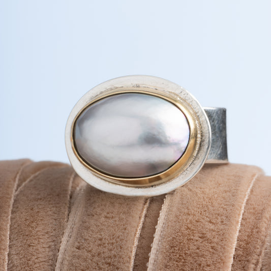 Mabe Pearl Set in 18 Karat Gold Ring